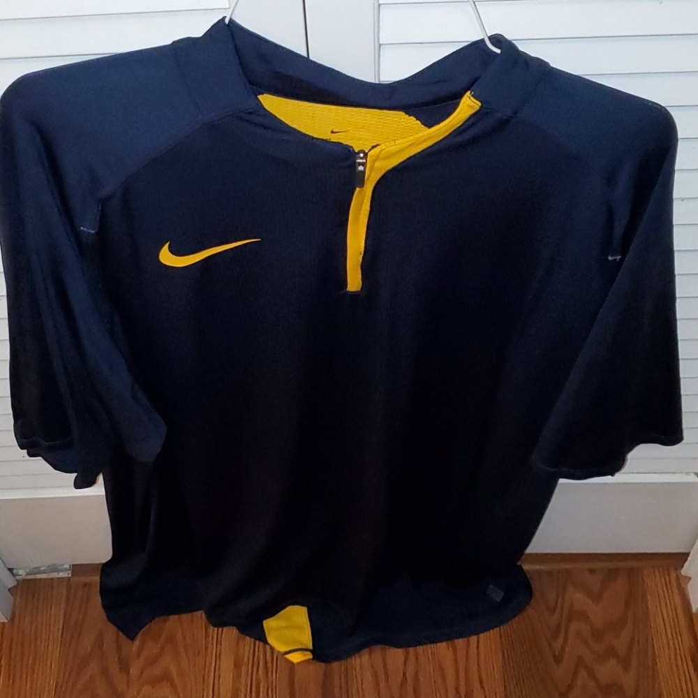 Dark navy blue and gold men's tennis shirt